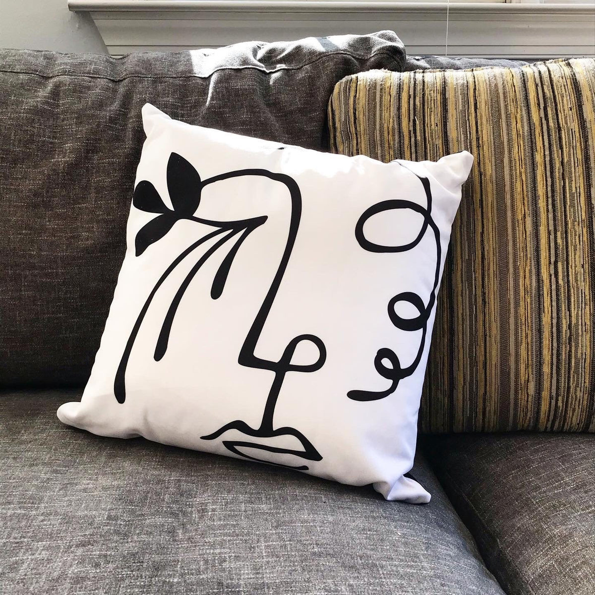 Abstract face clearance pillow